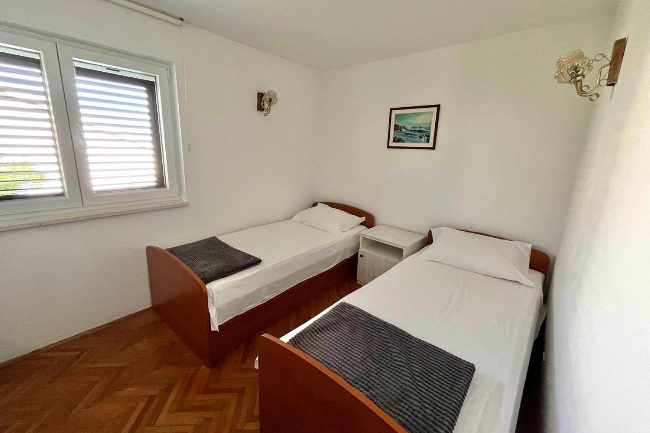 Apartments By The Sea Maslinica, Solta - 774 Grohote Room photo